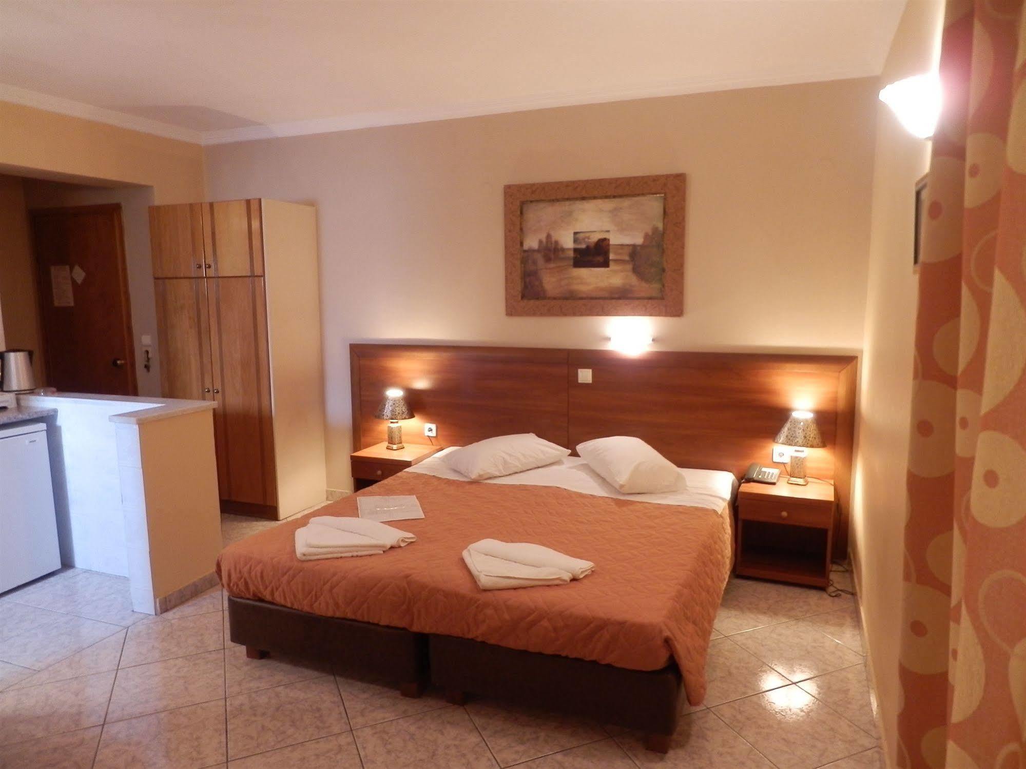 Planos Beach Hotel Kültér fotó